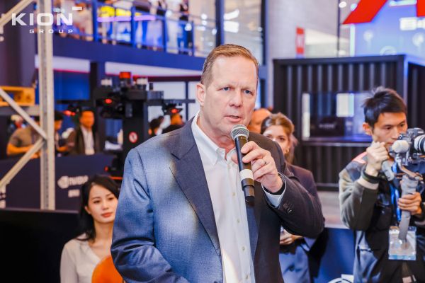 1761829472460496.jpg 配图8- 凯傲集团首席执行官Rob Smith先生.jpg